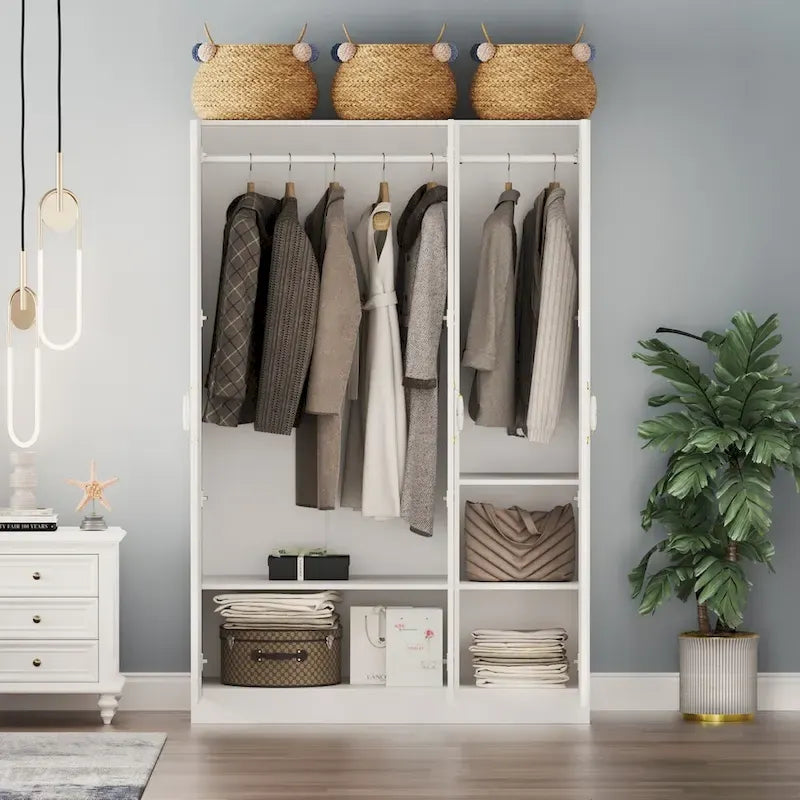 47.2W Armoire à trois portes, deux tringles et poignées florales